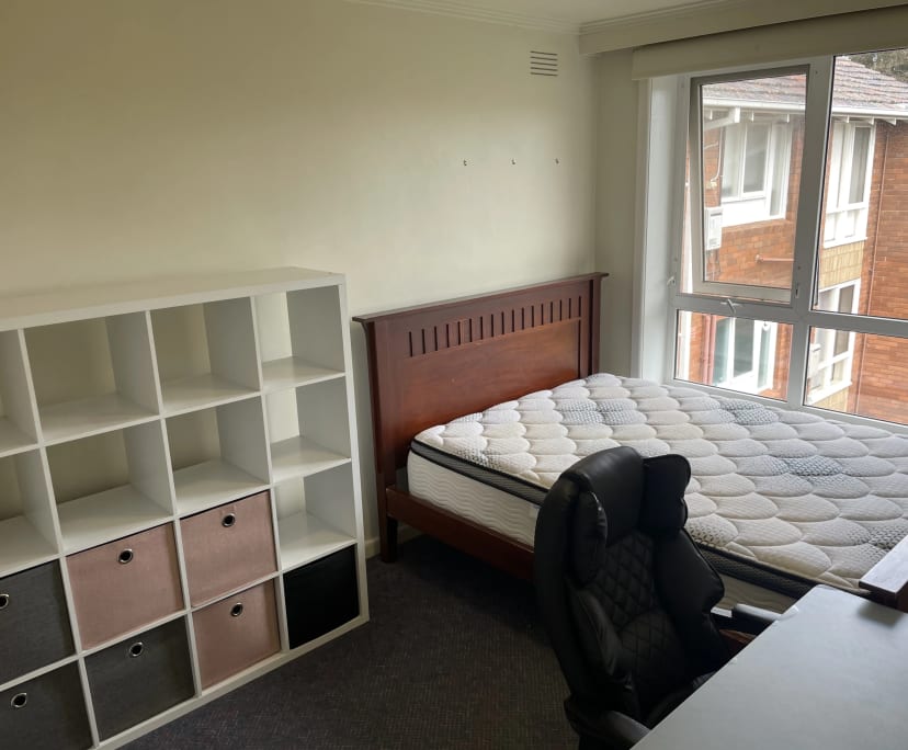 Furnished room in a flatshare