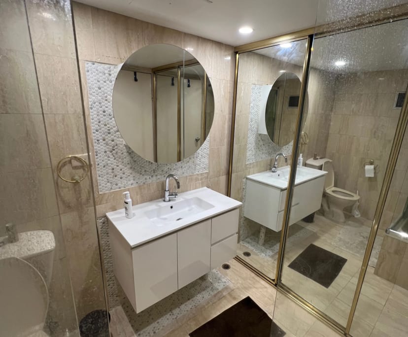 $250, Flatshare, 3 bathrooms, Surfers Paradise QLD 4217