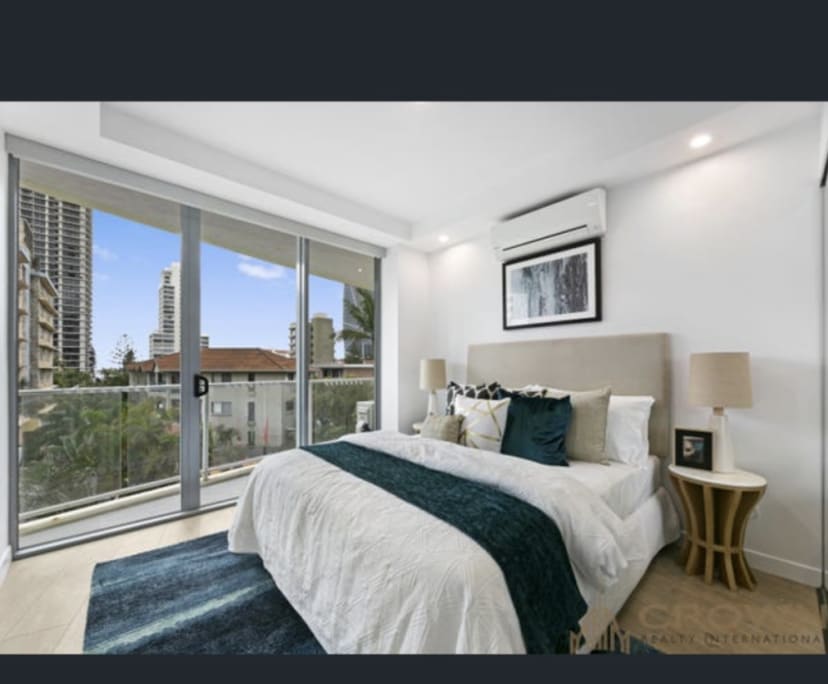 Furnished room in a flatshare