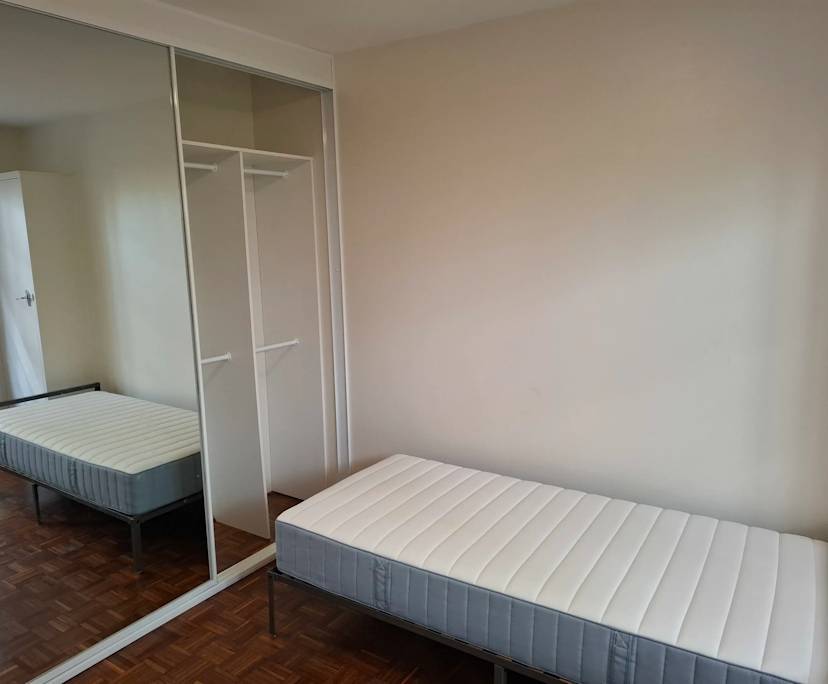 Furnished room in a flatshare