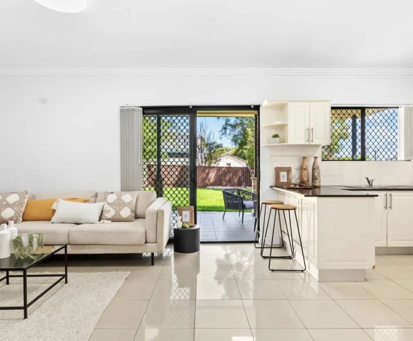 Room in a share house