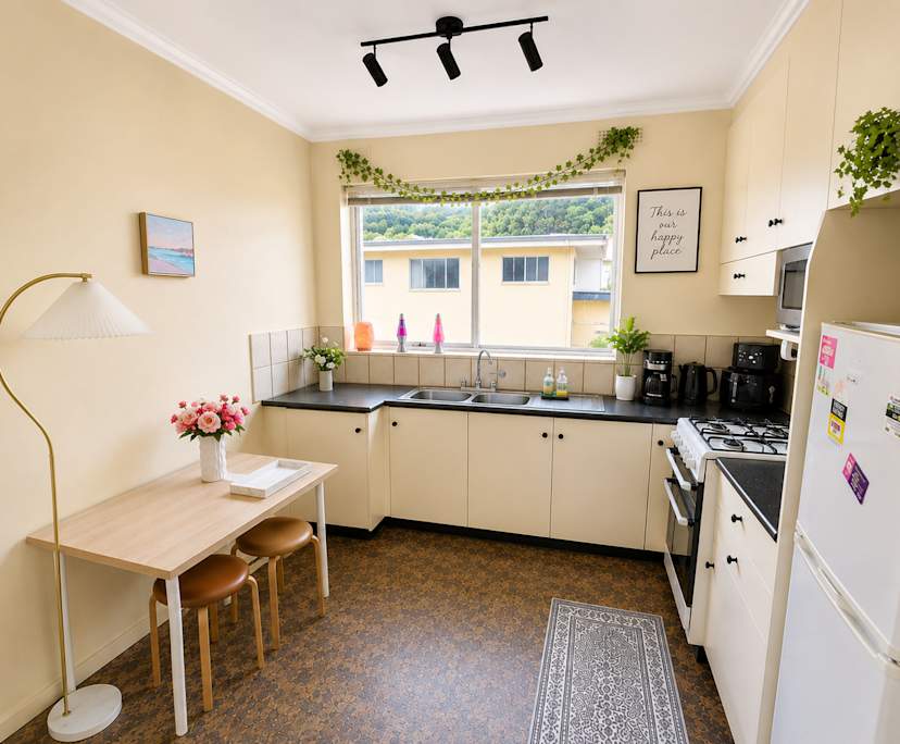 Furnished room in a flatshare