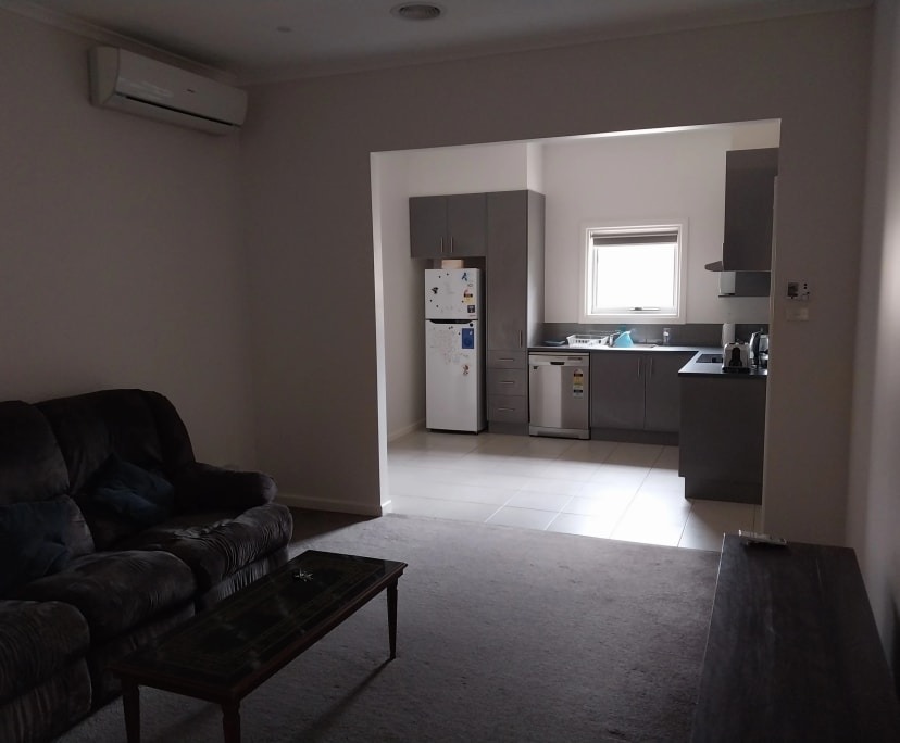 Room in a share house