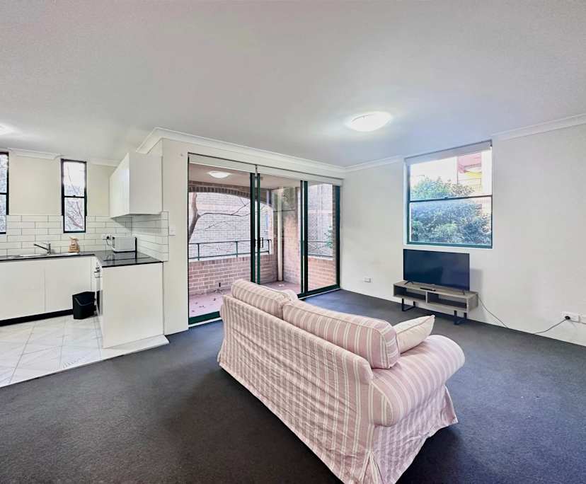 Furnished room in a share house