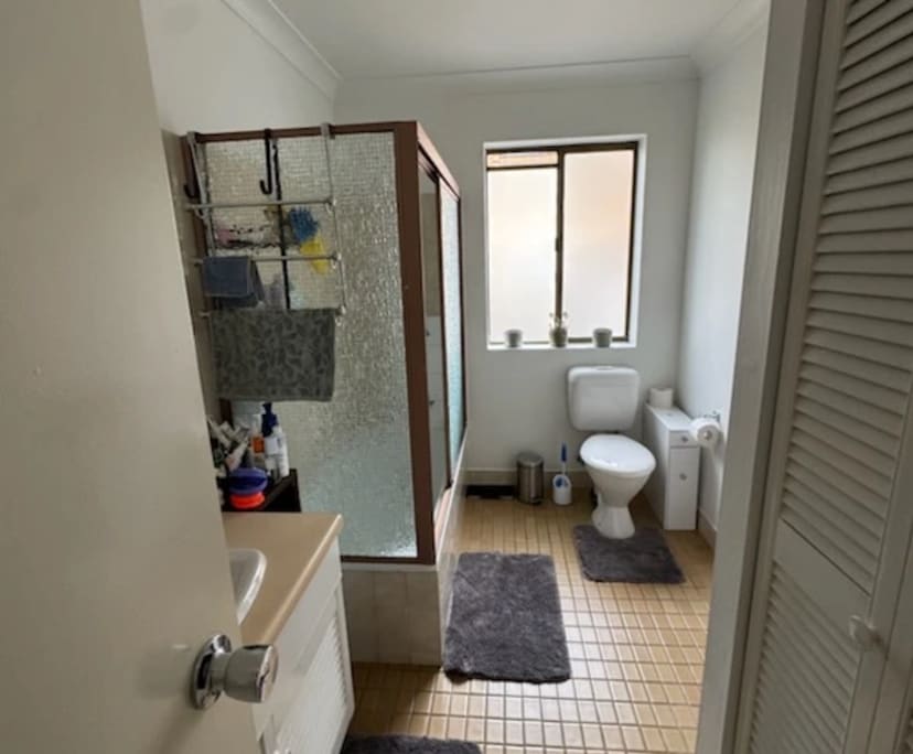 $320, Flatshare, 2 bathrooms, Indooroopilly QLD 4068
