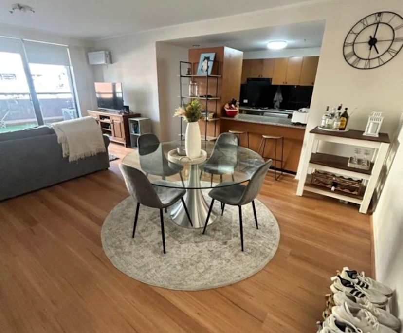 Furnished room in a flatshare