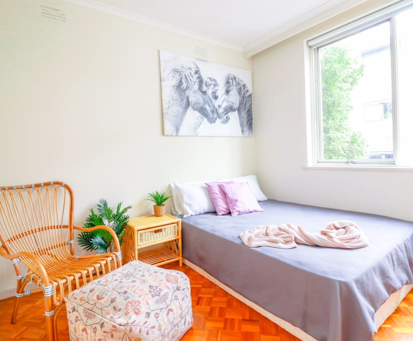 $855, Whole-property, 2 bathrooms, Elwood VIC 3184