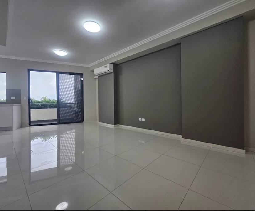 Unfurnished room with own bathroom