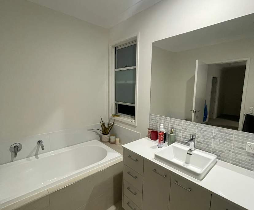 Room in a share house