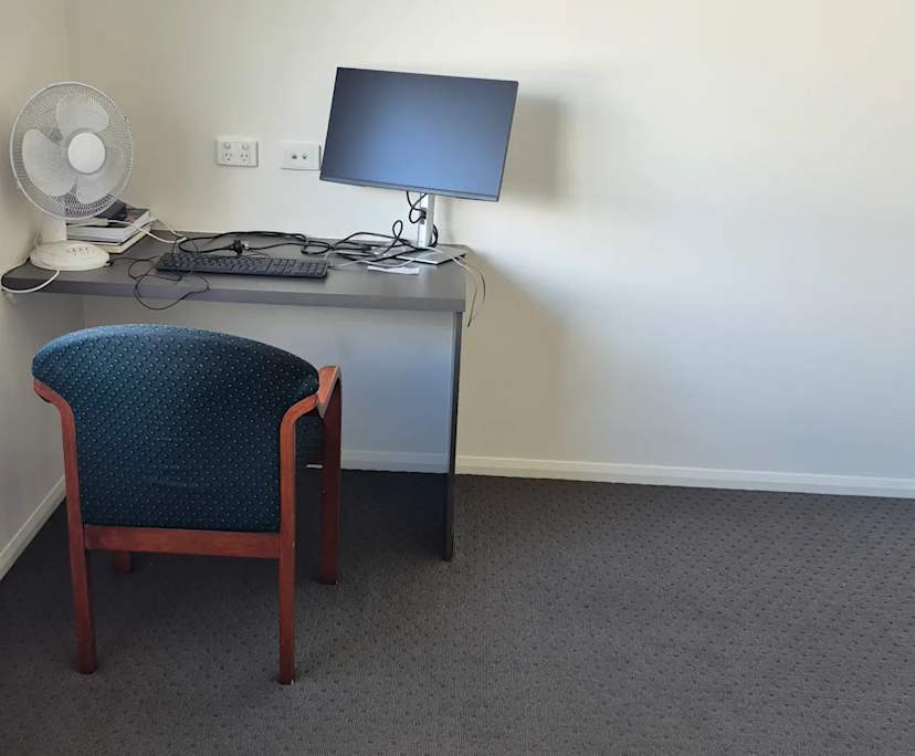 $290, Share-house, 2 bathrooms, Kearneys Spring QLD 4350