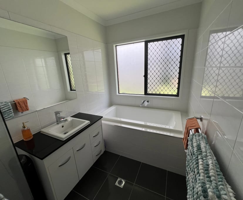 $300, Share-house, 4 bathrooms, Ormeau Hills QLD 4208