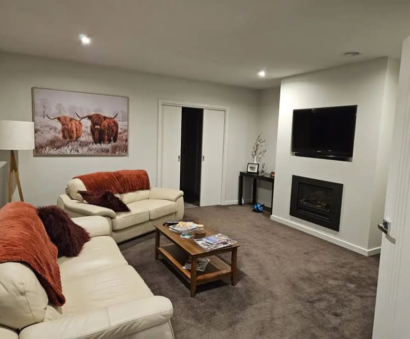 Furnished room with own bathroom