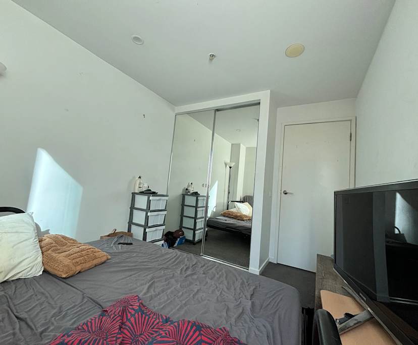 Furnished room in a flatshare