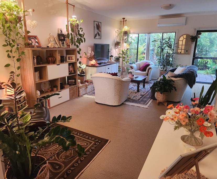 Furnished room in a share house