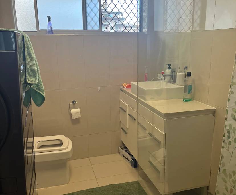 Furnished room in a flatshare