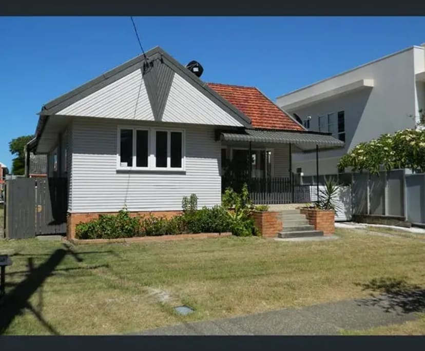 Room in a share house