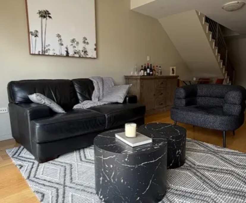 Furnished room with ensuite in a flatshare