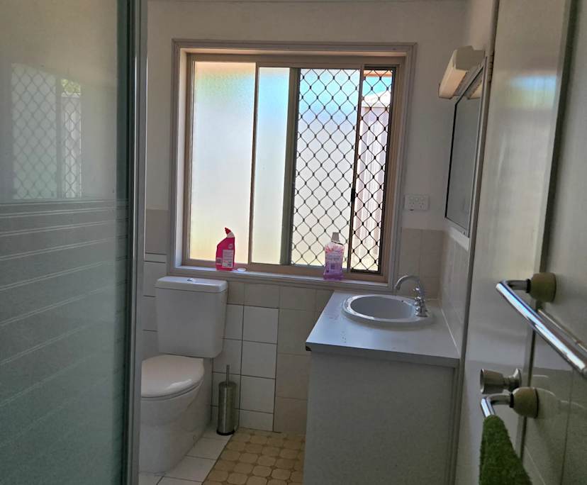 $300, Flatshare, 3 bathrooms, Kearneys Spring QLD 4350