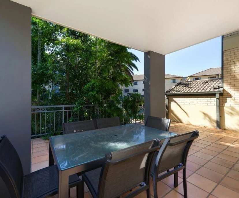 $200, Flatshare, 3 bathrooms, Saint Lucia QLD 4067