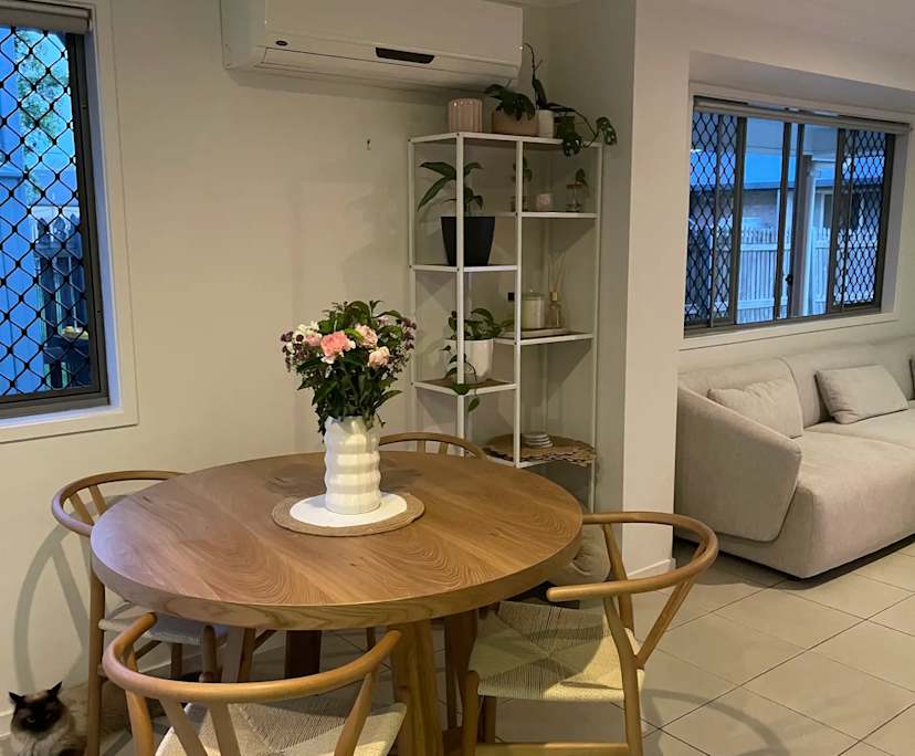 $350, Share-house, 3 bathrooms, Berserker QLD 4701