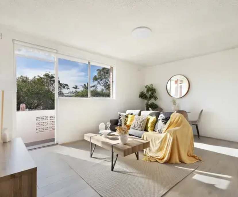 Unfurnished room in a flatshare