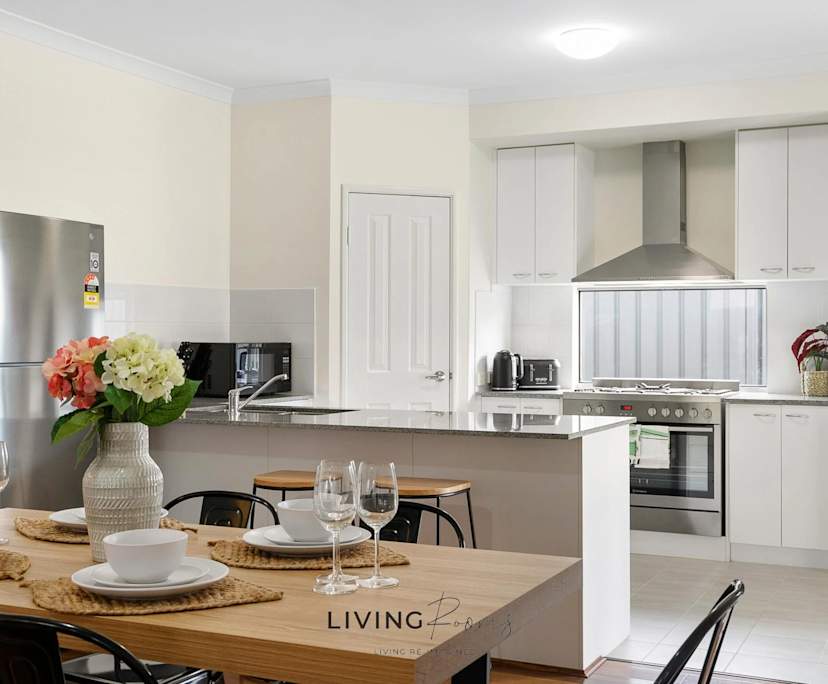 $210, Share-house, 6 bathrooms, Waikiki WA 6169