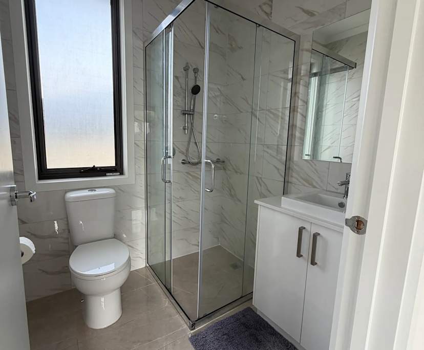 Room with ensuite in a share house