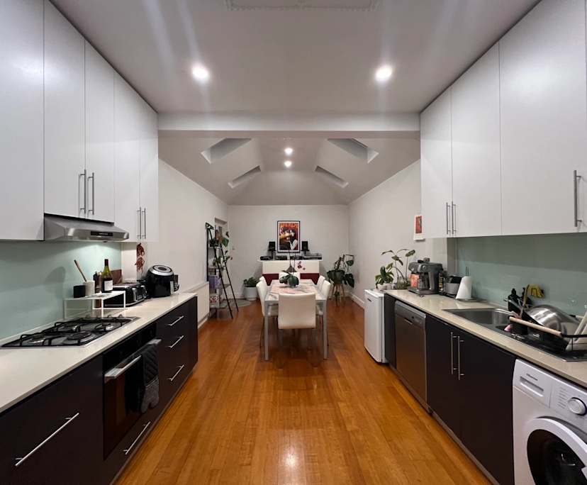 Room in a share house