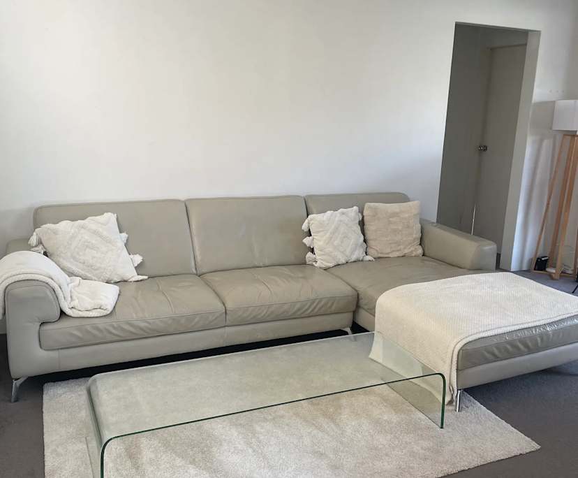 Whole property with 2 rooms for rent