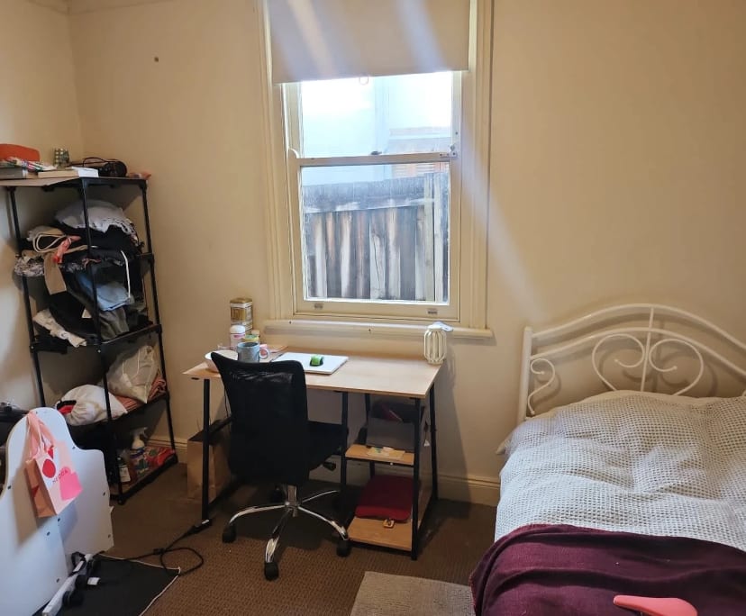 Room in a share house