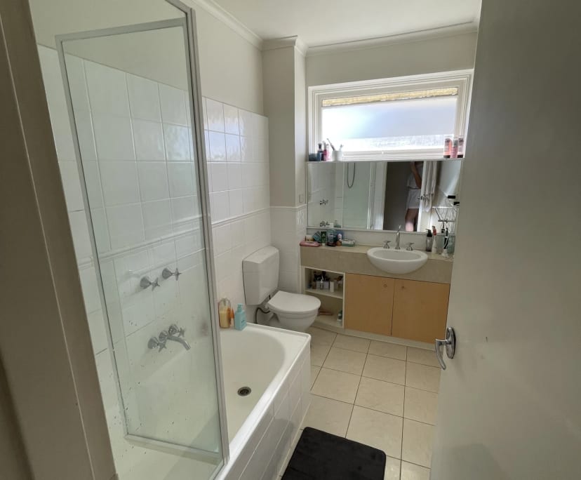 Unfurnished room in a flatshare