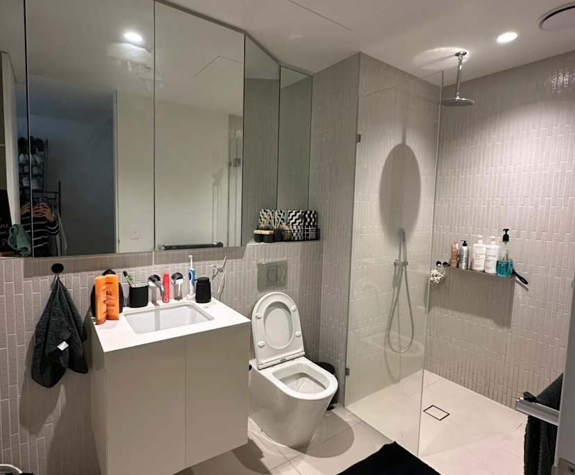 $380, Flatshare, 2 bathrooms, Southbank VIC 3006