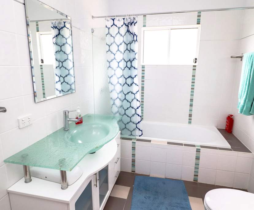 $310, Share-house, 5 bathrooms, Taringa QLD 4068