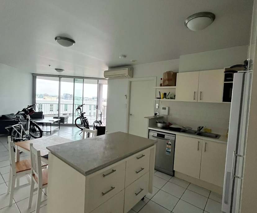 $350, Flatshare, 3 bathrooms, Brisbane City QLD 4000