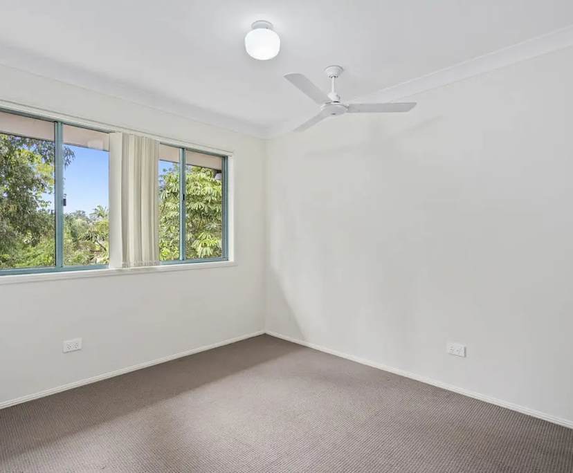 Unfurnished room in a share house