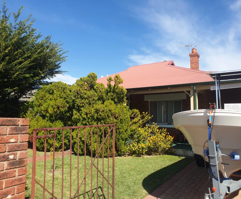 2 Rooms for Rent in Victoria Park, Perth 140, Unf...