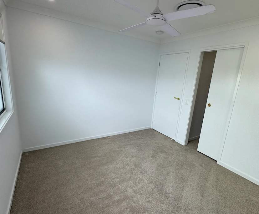 Unfurnished room with own bathroom