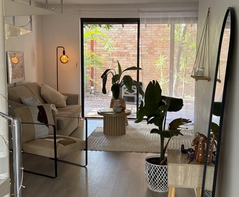 Furnished room in a share house