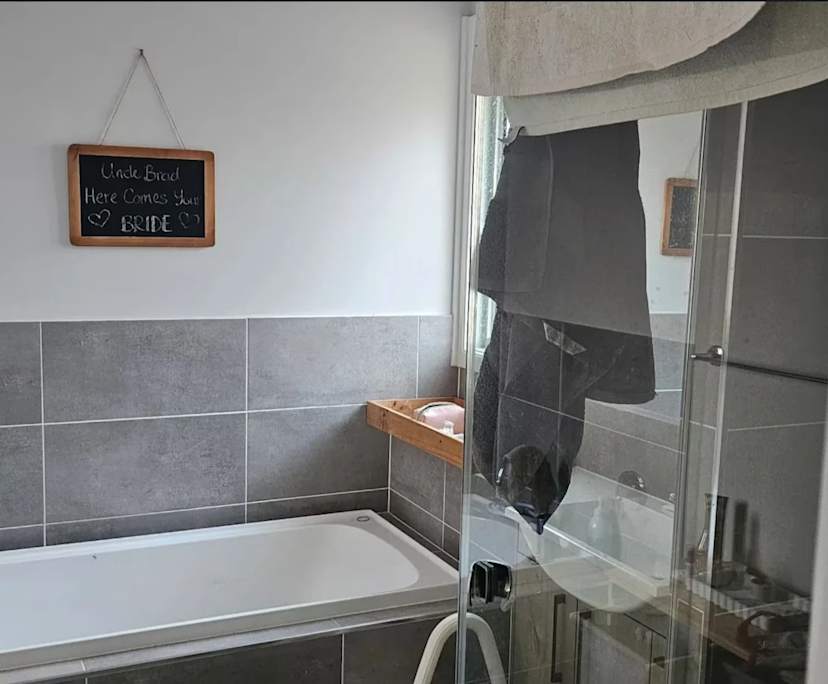 Furnished room in a share house