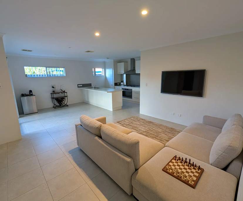 $350, Share-house, 4 bathrooms, Mount Hawthorn WA 6016