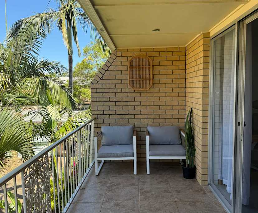 $360, Whole-property, 2 bathrooms, Mermaid Waters QLD 4218