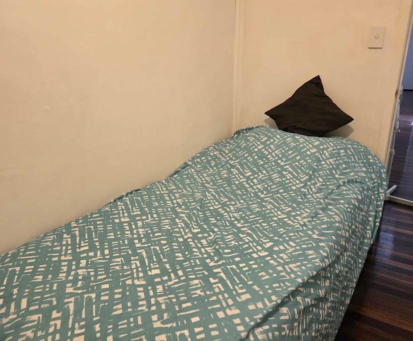 Room in a share house