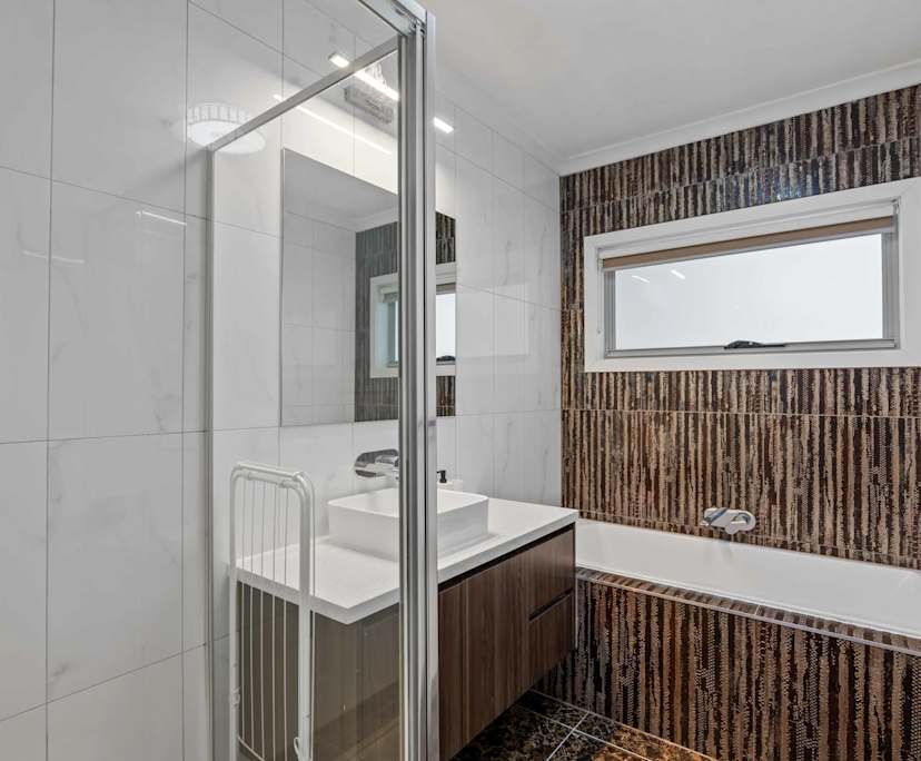 $300, Share-house, 6 bathrooms, Craigieburn VIC 3064