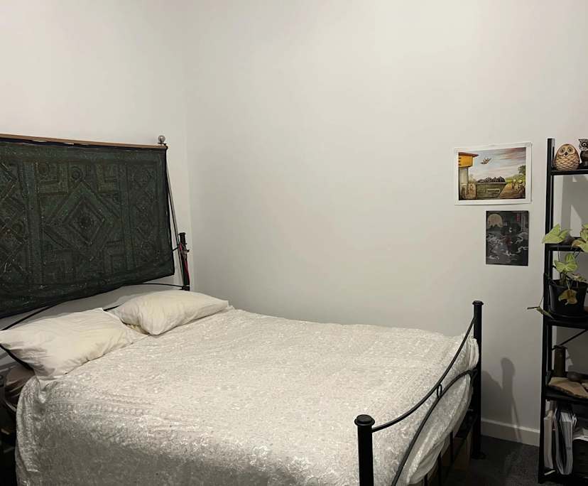 Unfurnished room in a share house