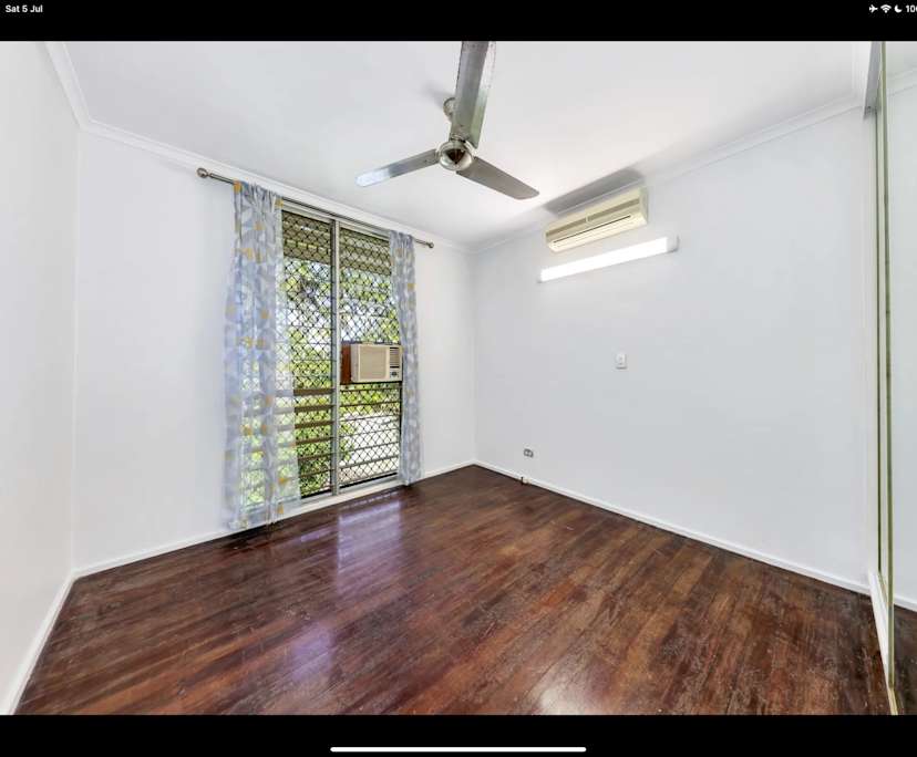 Unfurnished room in a share house