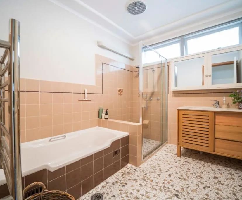 $850, Whole-property, 2 bathrooms, Killarney Heights NSW 2087