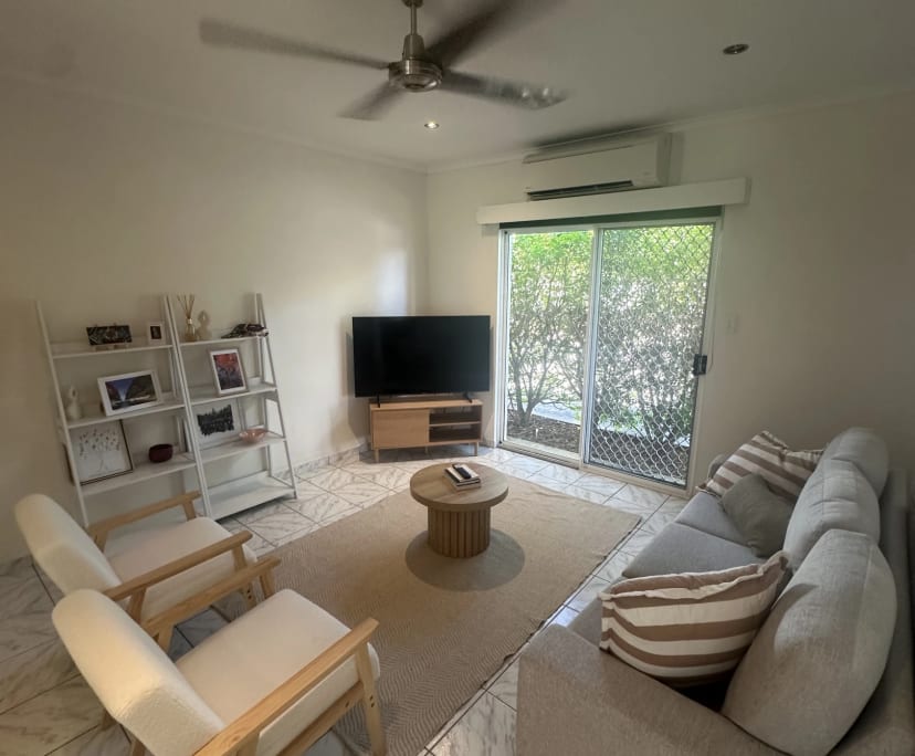 Unfurnished room in a flatshare