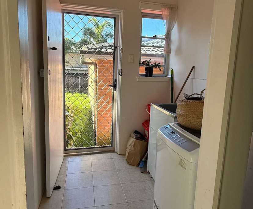 Room in a share house