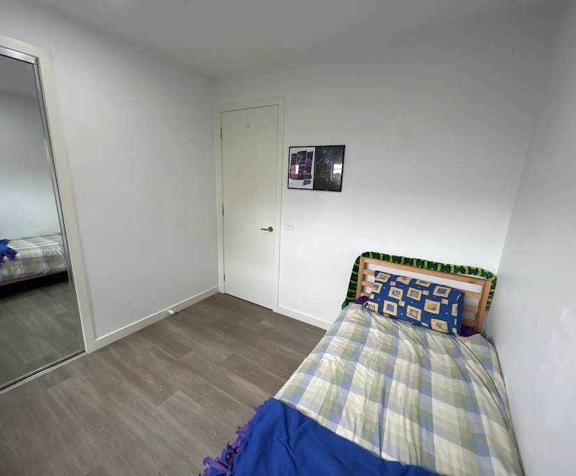 Room in a share house