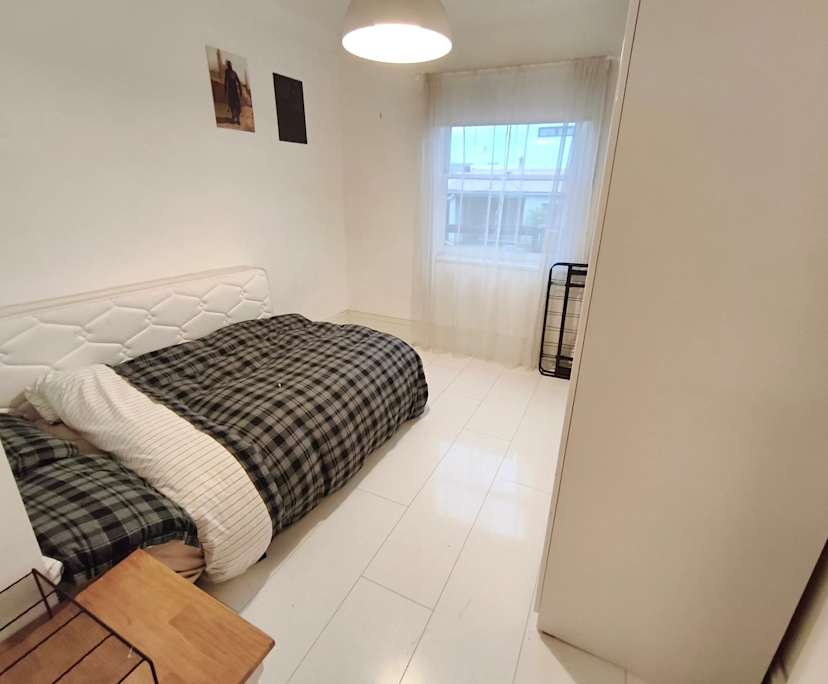 Room in a share house